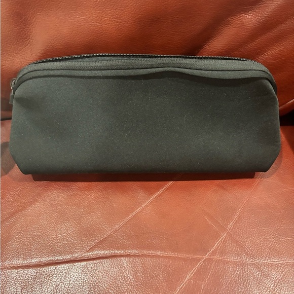 SKIMS BLACK NEOPRENE MAKEUP POUCH NEW WITH TAGS - Picture 5 of 5